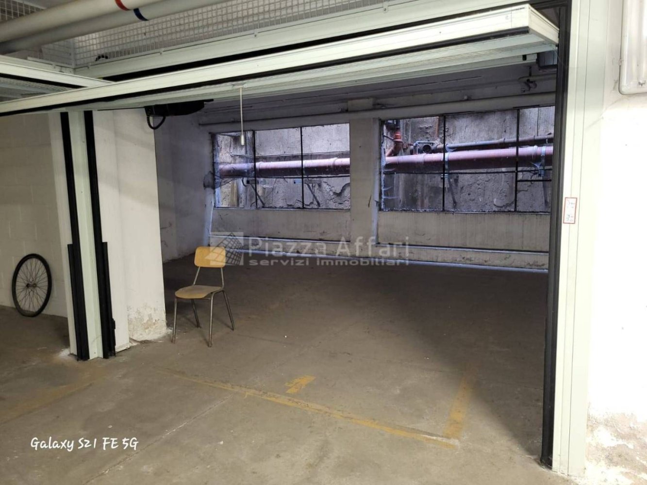 36m² Garage in Reggio Emilia, Italy No. 394428