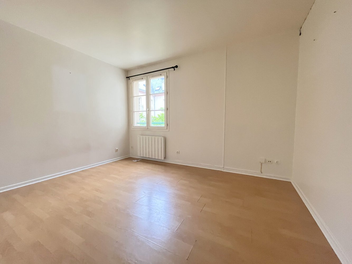 Studio in Meru, France, Nr. 66810