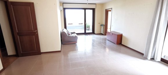 5 bedrooms Apartment in Rome, Italy No. 377768 2