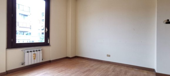 5 bedrooms Apartment in Rome, Italy No. 377768 4