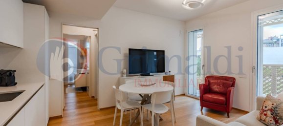 2 bedrooms Apartment in Milan, Italy No. 260722 6