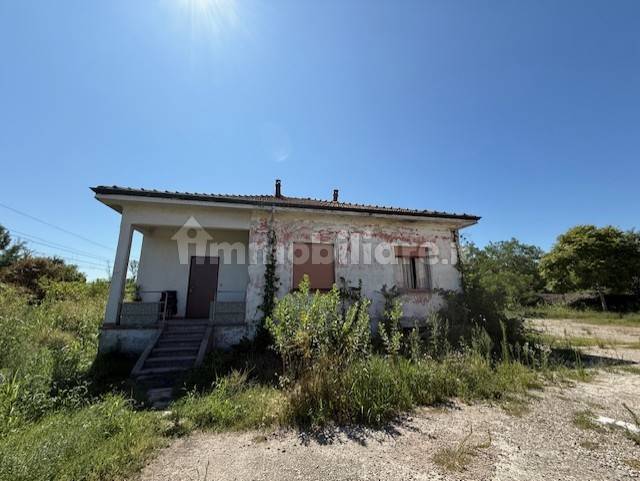 4 bedrooms House in Trecate, Italy No. 289885