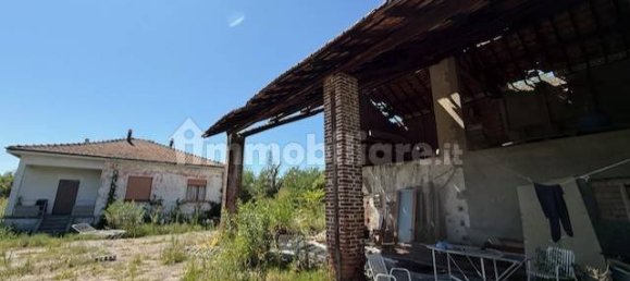 4 bedrooms House in Trecate, Italy No. 289885 6