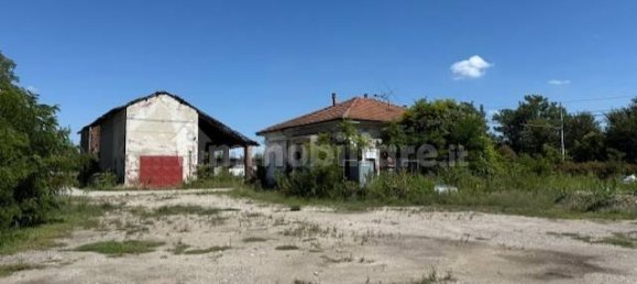 4 bedrooms House in Trecate, Italy No. 289885 11