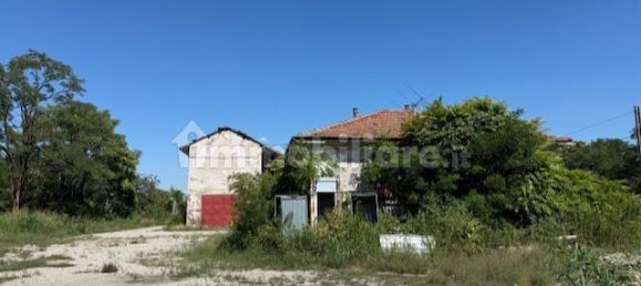 4 bedrooms House in Trecate, Italy No. 289885 8