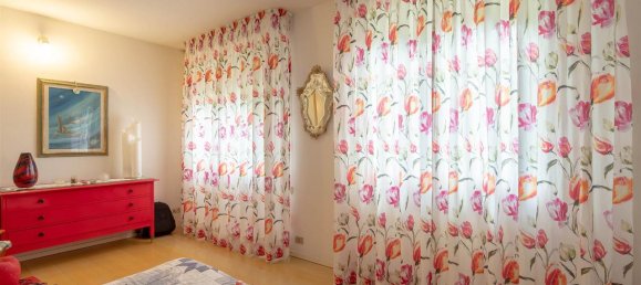 7 rooms House in Calenzano, Italy No. 36121 29