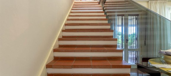 7 rooms House in Calenzano, Italy No. 36121 22