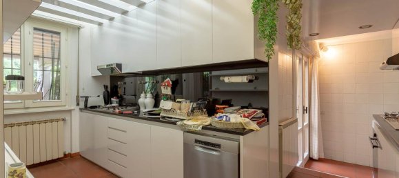 7 rooms House in Calenzano, Italy No. 36121 9