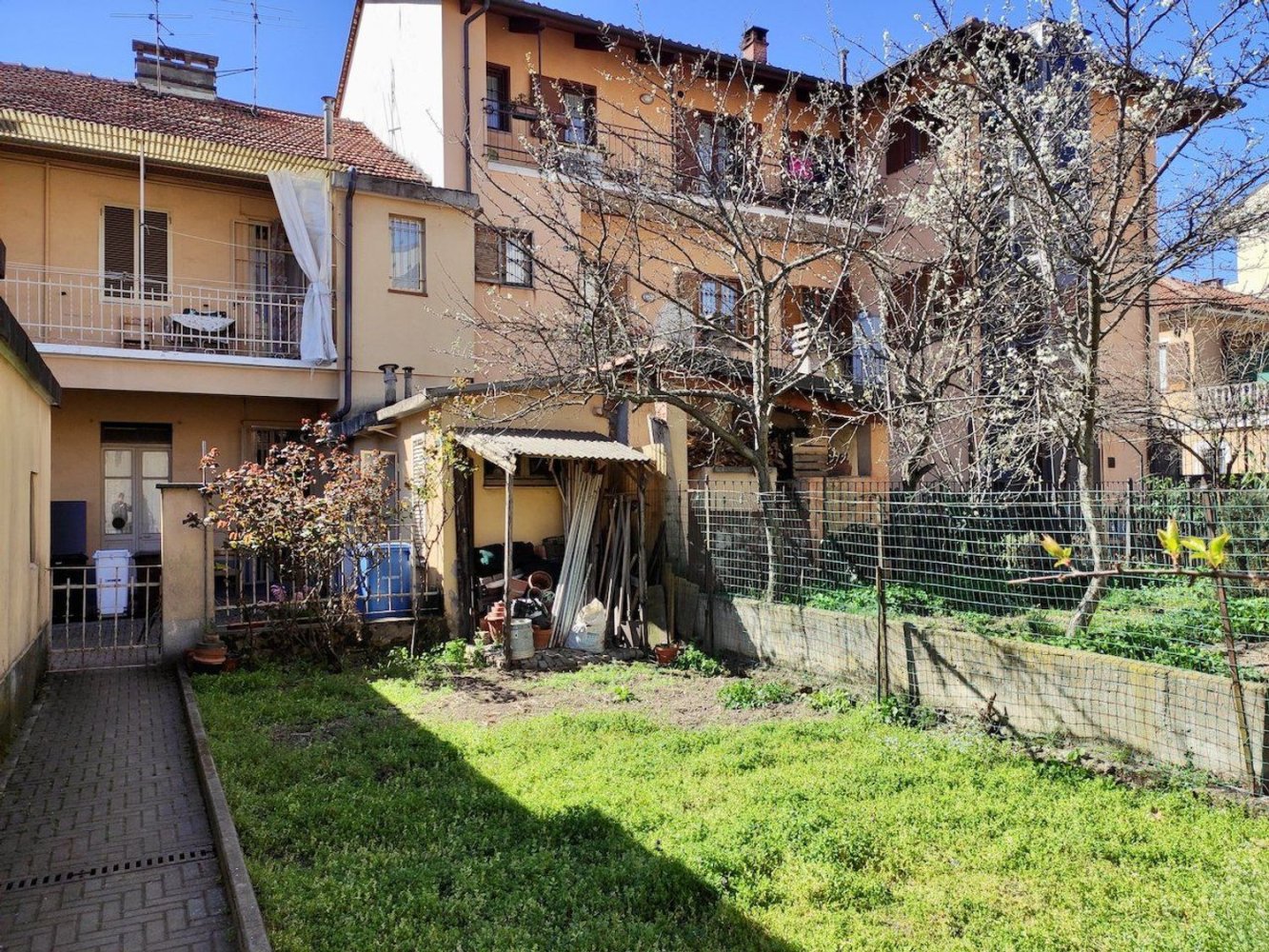 Apartamento de 4 habitaciónes en Moncalieri, Italy No. 52191