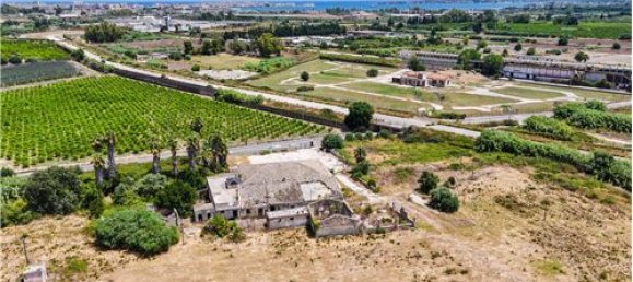 1 room Commercial property in Syracuse, Italy No. 280260 9