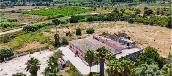 1 room Commercial property in Syracuse, Italy No. 280260 4