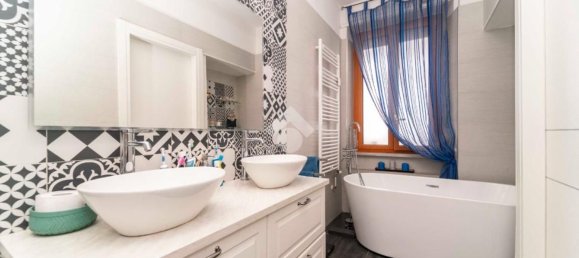 3 bedrooms Apartment in Grugliasco, Italy No. 323121 22