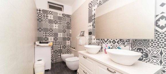 3 bedrooms Apartment in Grugliasco, Italy No. 323121 19