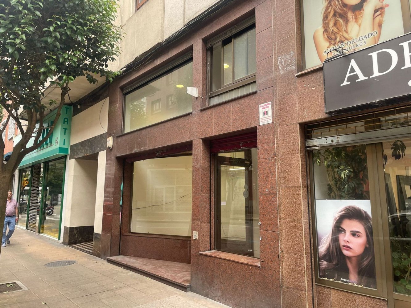 Propriété commerciale à Gijon, Spain 99m² No. 144930