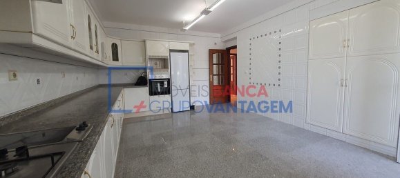 4 bedrooms House in Seixal, Portugal No. 19596 2