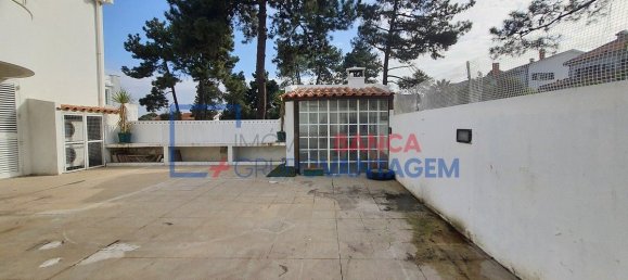 4 bedrooms House in Seixal, Portugal No. 19596 16