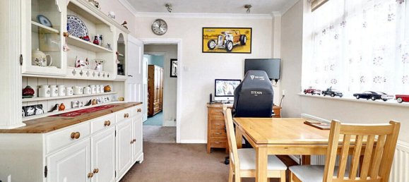 2 bedrooms Bungalow in Hayes, United Kingdom No. 5066 5