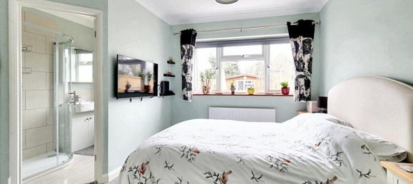 2 bedrooms Bungalow in Hayes, United Kingdom No. 5066 7