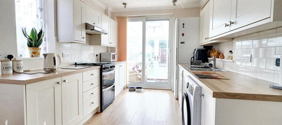 2 bedrooms Bungalow in Hayes, United Kingdom No. 5066 4