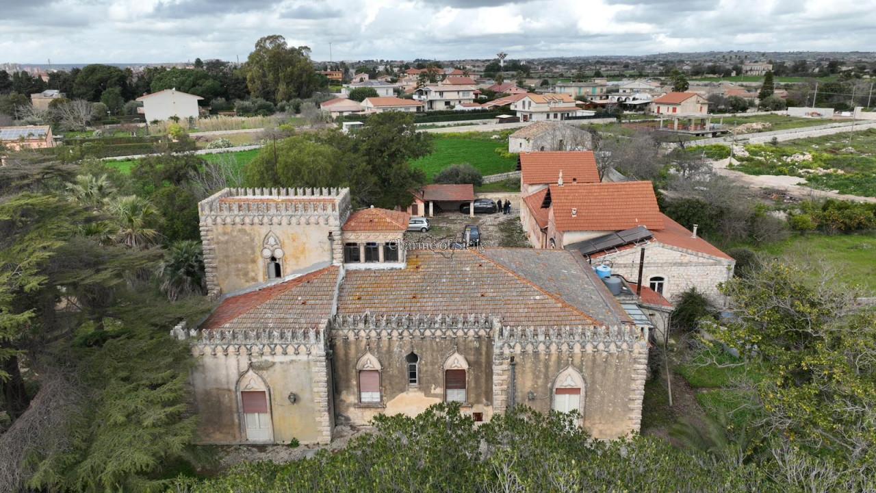 Вилла с 11 комнатами в Модика, Италия № 231033