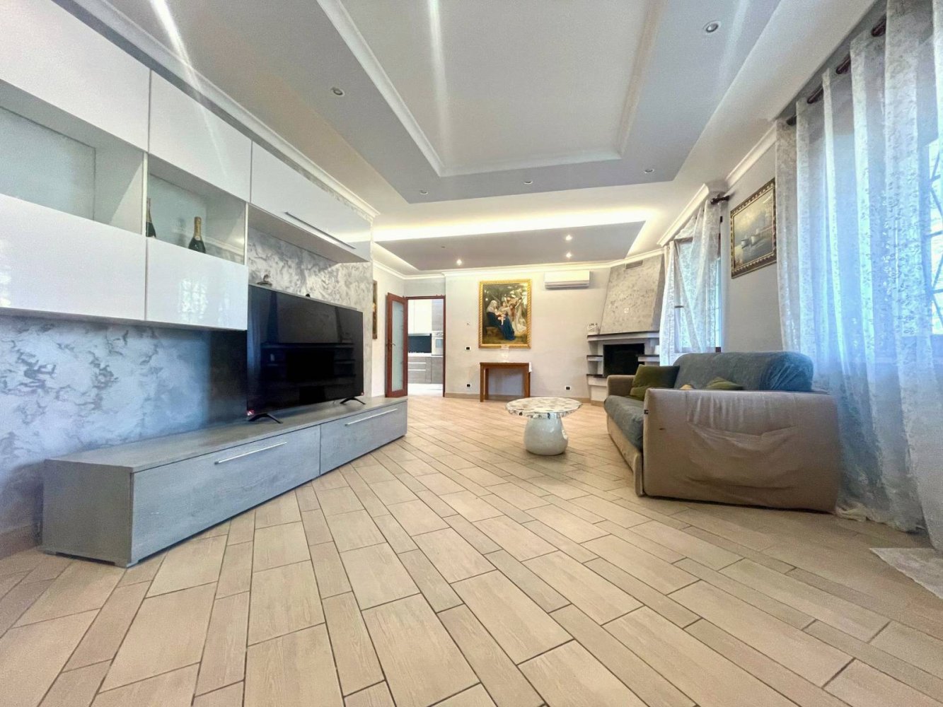 8 bedrooms Villa in Rome, Italy No. 138026