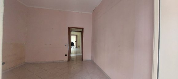 Квартира с 4 комнатами в Торре дель Греко, Италия № 8949 22