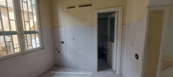 Квартира с 4 комнатами в Торре дель Греко, Италия № 8949 8