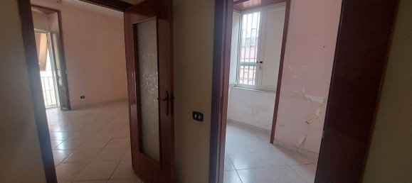 Квартира с 4 комнатами в Торре дель Греко, Италия № 8949 16