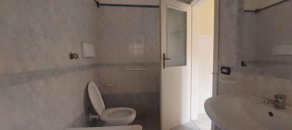 Квартира с 4 комнатами в Торре дель Греко, Италия № 8949 10