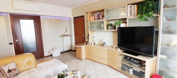 3 rooms Apartment in Dalmine, Italy No. 110400 10