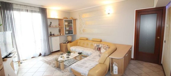 3 rooms Apartment in Dalmine, Italy No. 110400 9