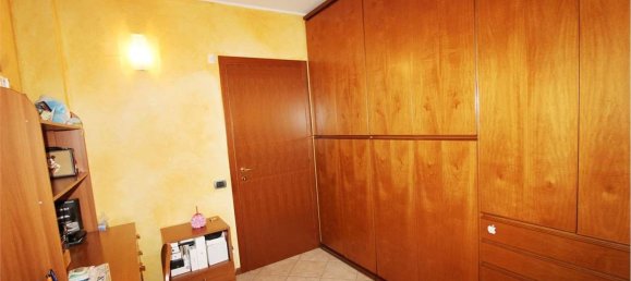 3 rooms Apartment in Dalmine, Italy No. 110400 25