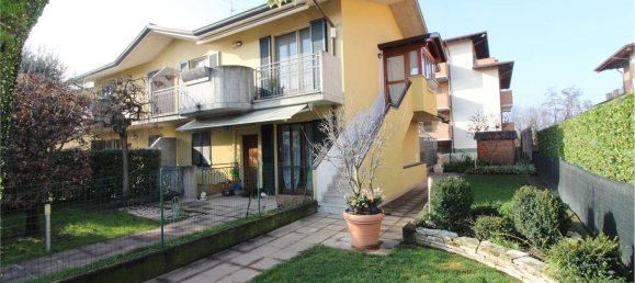 3 rooms Apartment in Dalmine, Italy No. 110400 2