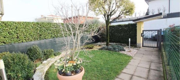 3 rooms Apartment in Dalmine, Italy No. 110400 3