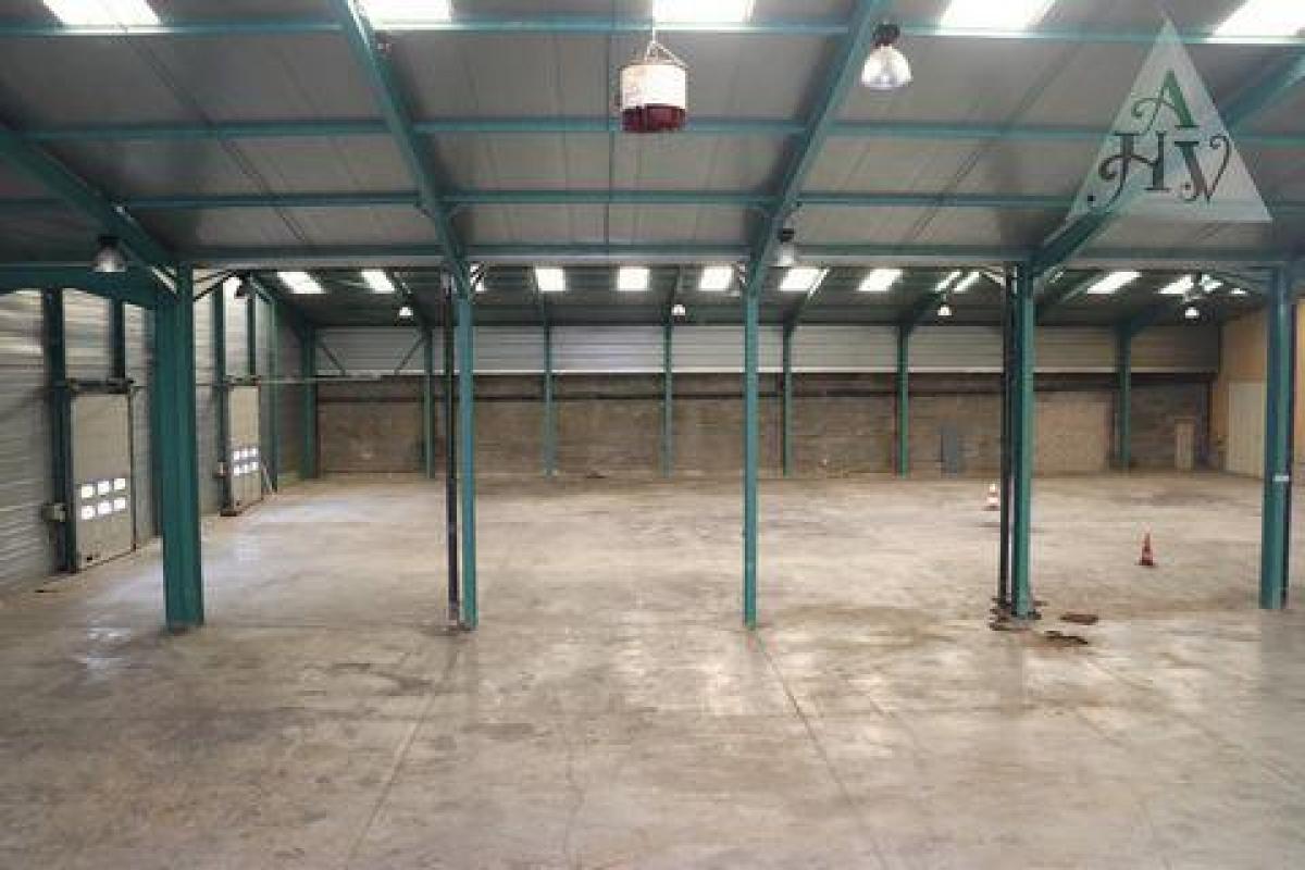 Fábrica en Provins, France 3946 m² No. 21331