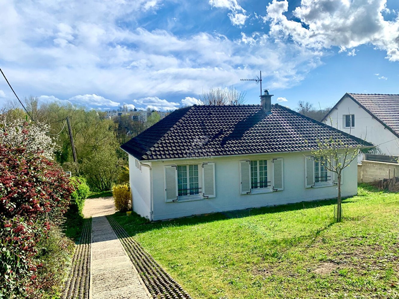 3 bedrooms Villa in Osny, France No. 167719