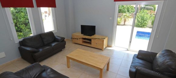 4 bedrooms House in Deryneia, Cyprus No. 23849 9