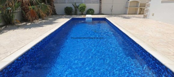 4 bedrooms House in Deryneia, Cyprus No. 23849 3