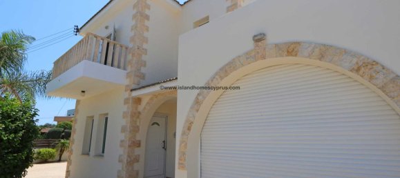 4 bedrooms House in Deryneia, Cyprus No. 23849 11