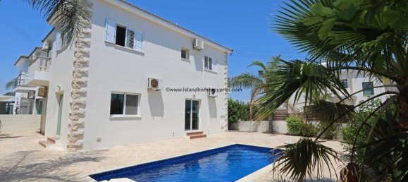 4 bedrooms House in Deryneia, Cyprus No. 23849 18