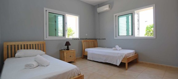 4 bedrooms House in Deryneia, Cyprus No. 23849 22