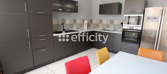 4 bedrooms House in Roubaix, France No. 277625 2