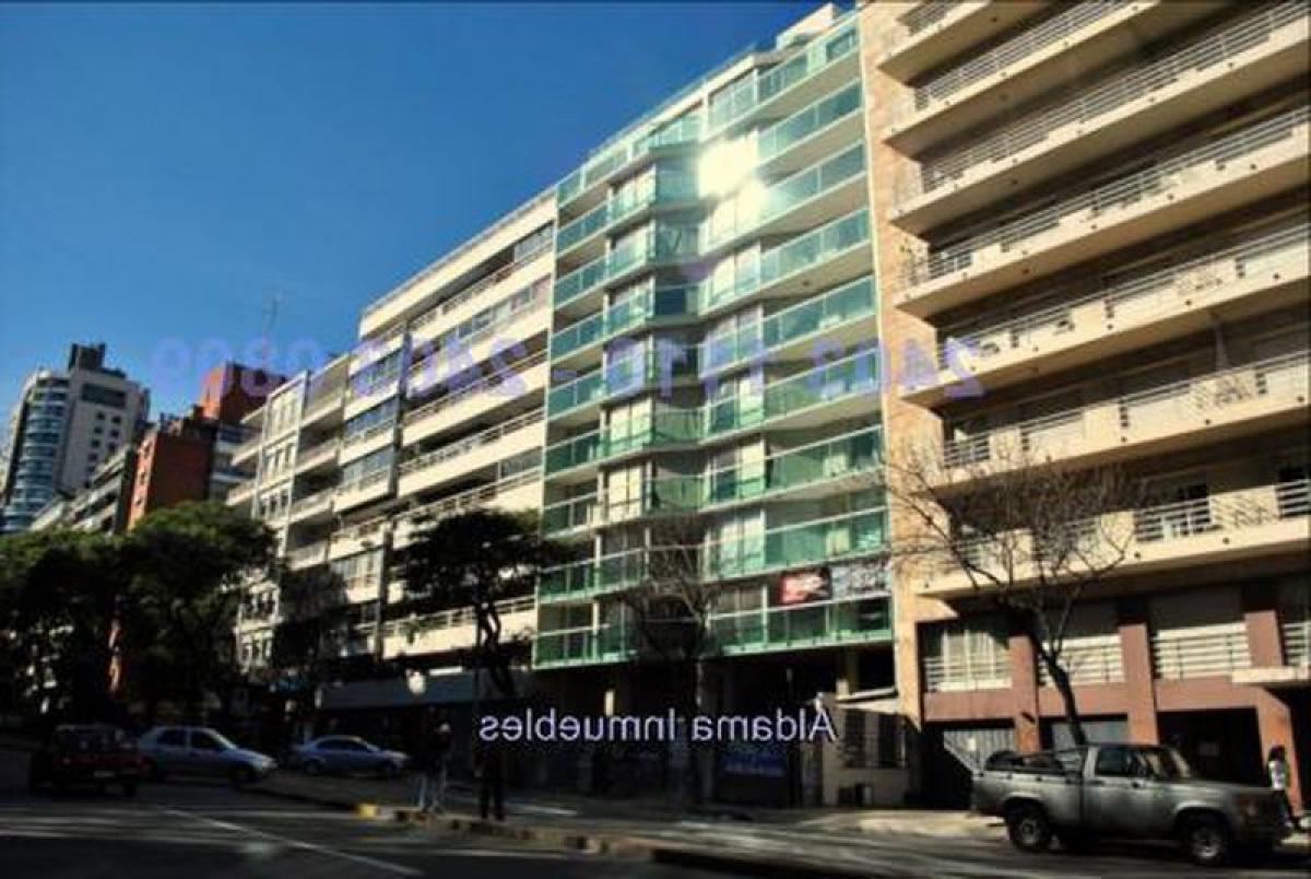 3 bedrooms Apartment in Montevideo, Uruguay No. 1964