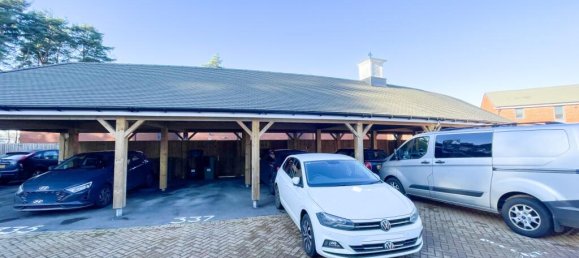 2 bedrooms House in Bordon, United Kingdom No. 13820 7