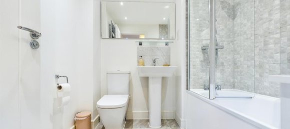 2 bedrooms House in Bordon, United Kingdom No. 13820 13