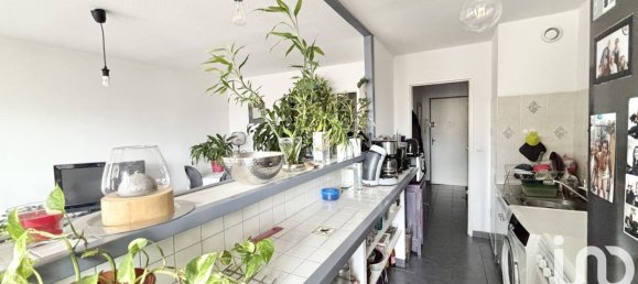 Квартира с 2 комнатами в Сент-Этьен, Франция № 264272 3