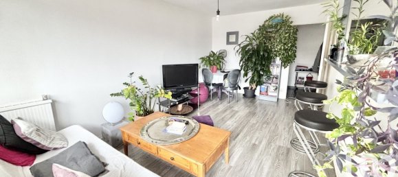 Квартира с 2 комнатами в Сент-Этьен, Франция № 264272 5