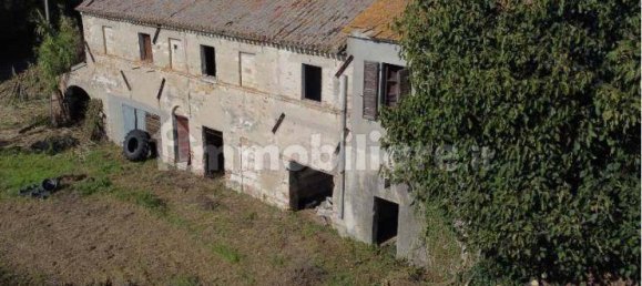 5 bedrooms House in Montemarciano, Italy No. 260910 4