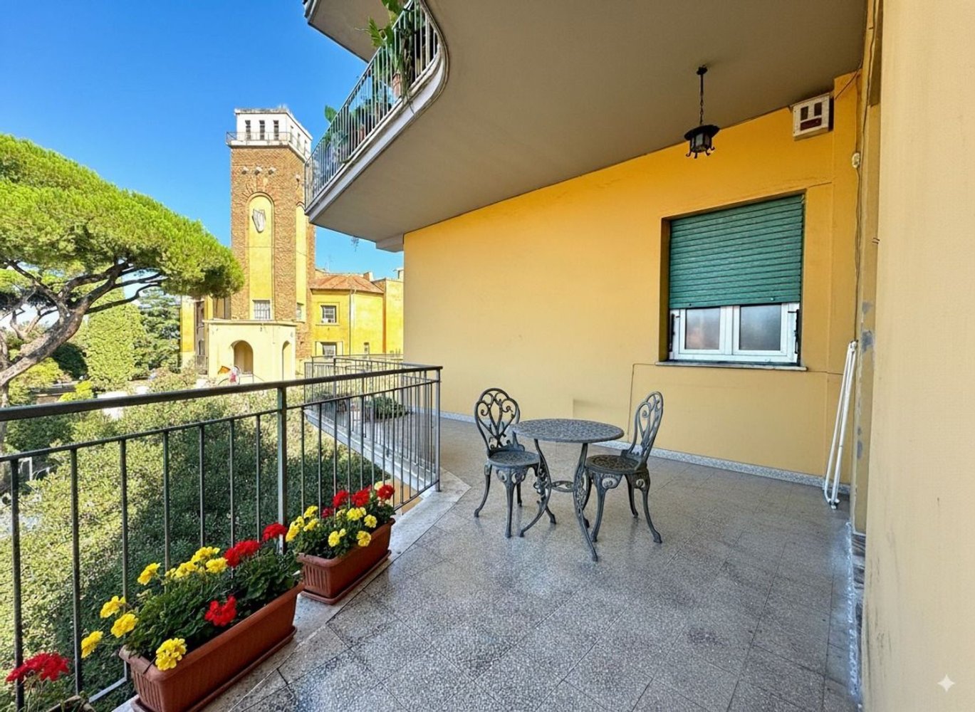 Квартира с 3 спальнями в Рим, Италия № 352545