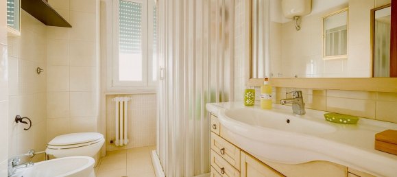 Квартира с 3 спальнями в Рим, Италия № 352545 12